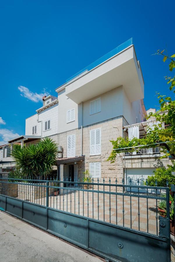 Superior Stunning Apartment Gravosa With A Free Parking Dubrovnik Exterior photo